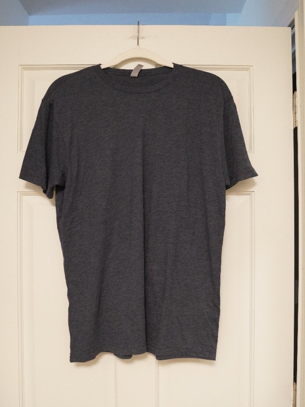 Men's Next Level Apparel Heather Charcoal Crew Neck Tee Size L